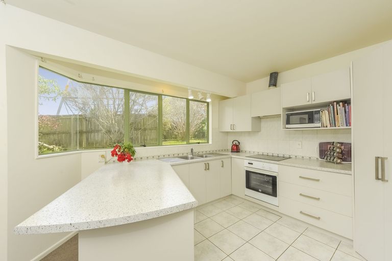 Photo of property in 6 Lanham Lane, Massey, Auckland, 0614