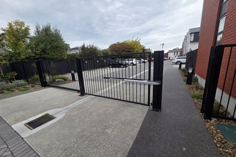Photo of property in 2/15 Donald Place, St Albans, Christchurch, 8014