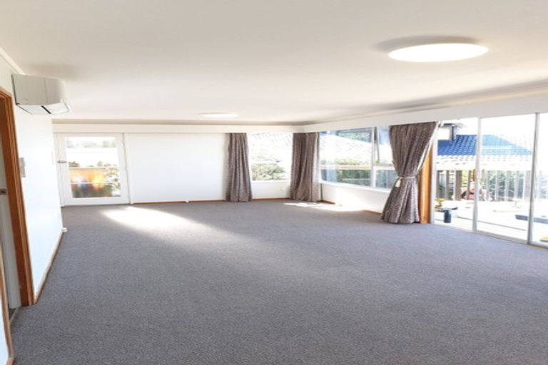 Photo of property in 56 Marellen Drive, Red Beach, 0932