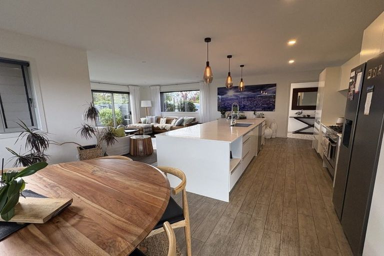 Photo of property in 8 Hikanui Drive, Havelock North, 4130