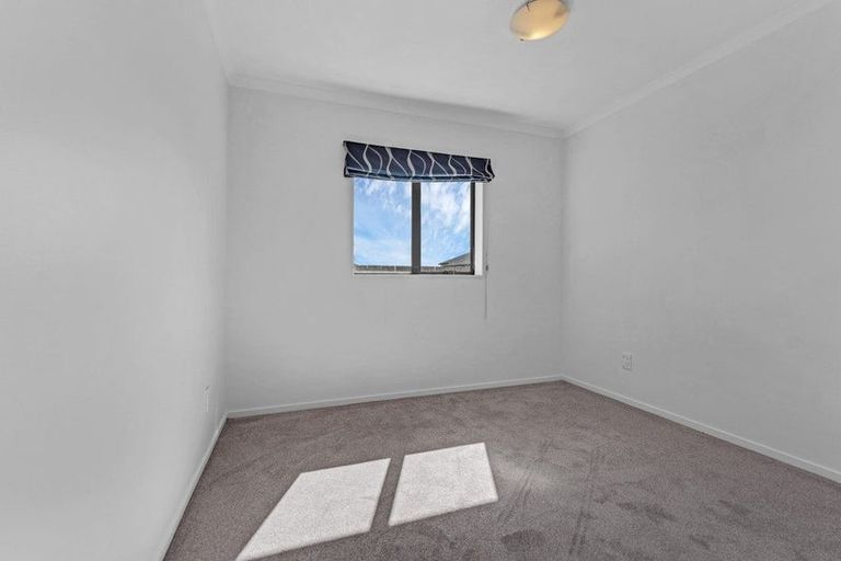 Photo of property in 22 Keri Vista Rise, Papakura, 2110