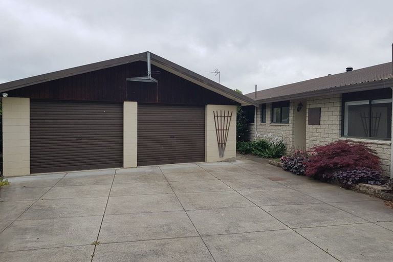 Photo of property in 90 Gladstone Road, Woodend, 7610