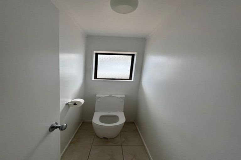 Photo of property in 1/60 Nikau Street, New Lynn, Auckland, 0600