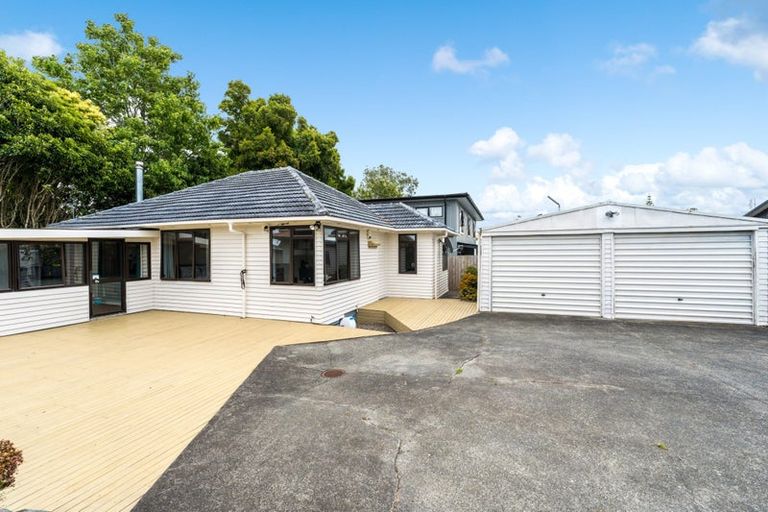 Photo of property in 12 Pomaria Road, Henderson, Auckland, 0610