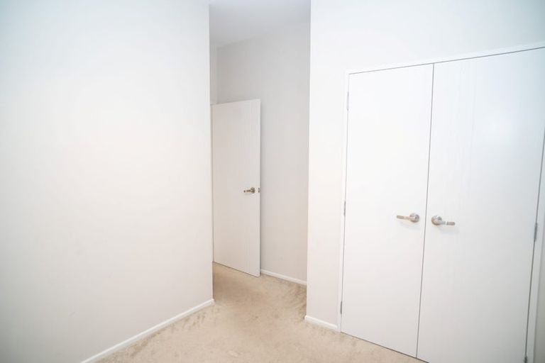 Photo of property in 17 Clendon Place, Manurewa, Auckland, 2102