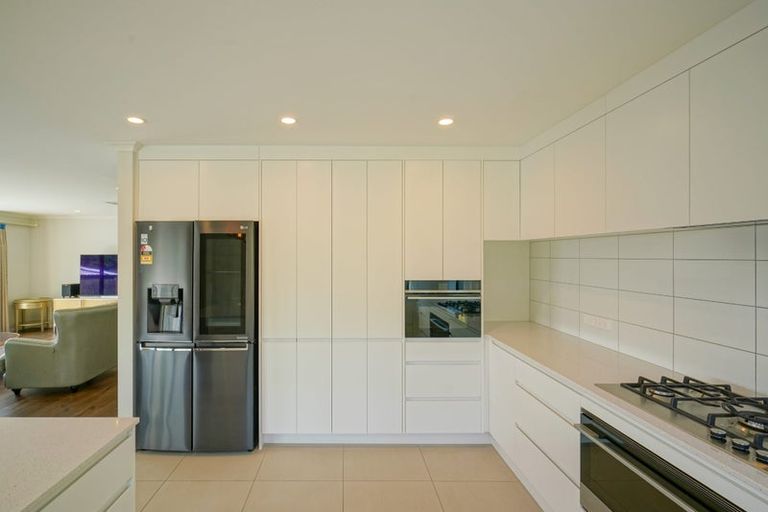 Photo of property in 18 Prestbury Grove, Churton Park, Wellington, 6037