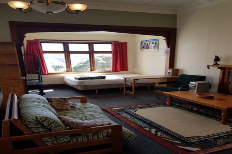 Photo of property in 71 Nairn Street, Mount Cook, Wellington, 6011