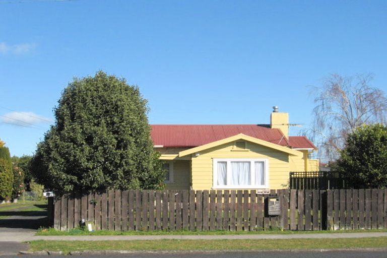Photo of property in 1a Kelvin Road, Papakura, 2110