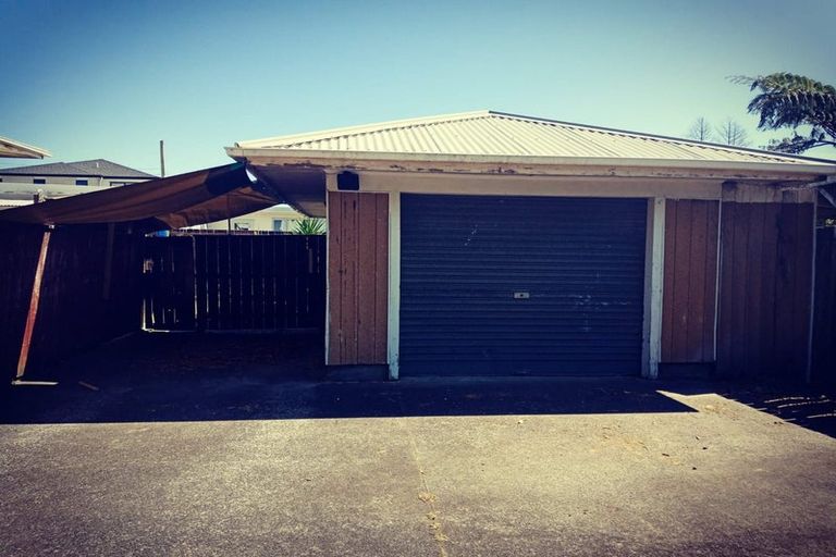 Photo of property in 1/12 Cambridge Road, Manurewa, Auckland, 2102