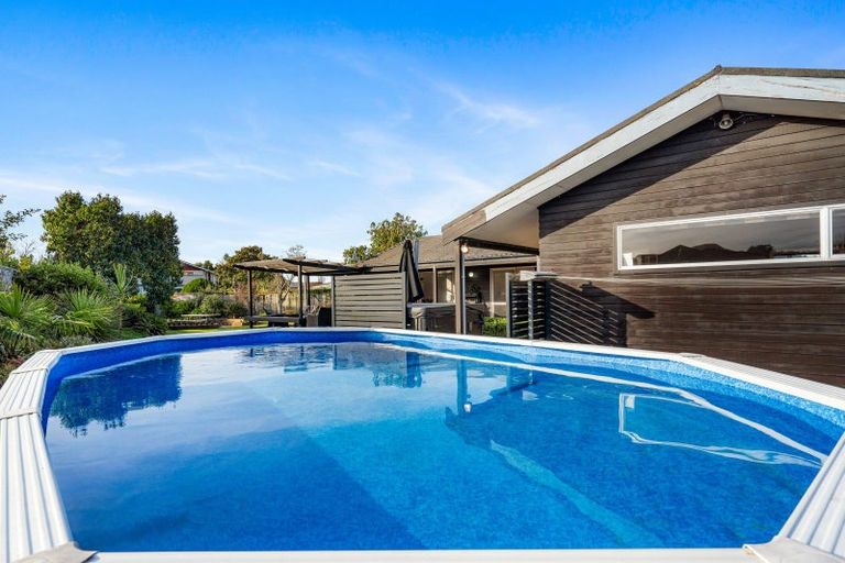 Photo of property in 11 Holyrood Street, Taradale, Napier, 4112