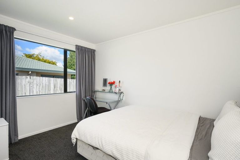 Photo of property in 11 Jordan Way, Kelvin Grove, Palmerston North, 4414