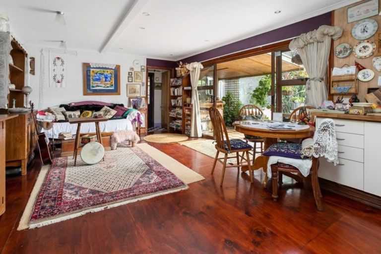 Photo of property in 29 Onedin Place, Titirangi, Auckland, 0604