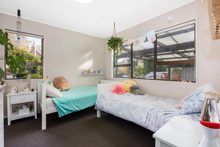 Photo of property in 22 Solander Place, Whitby, Porirua, 5024