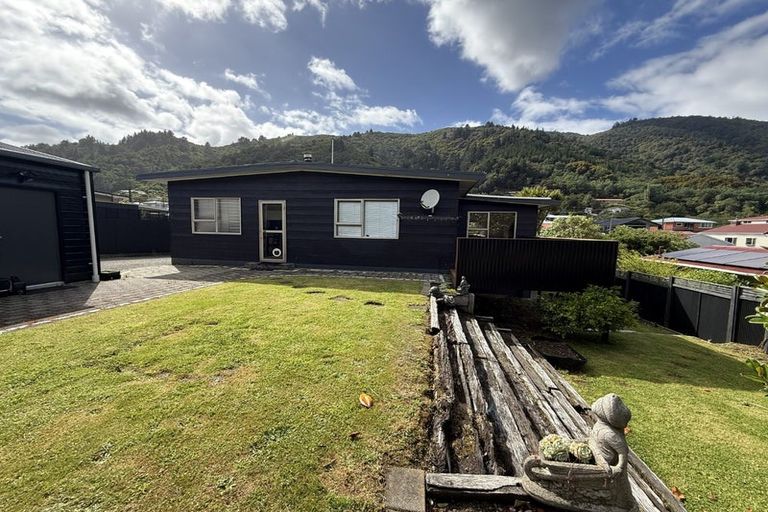 Photo of property in 89b Waikawa Road, Picton, 7220