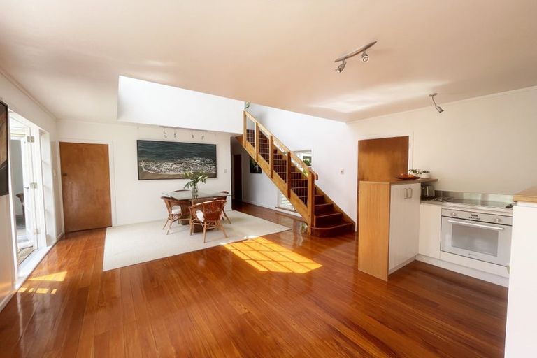Photo of property in 17 Rayner Road, Piha, New Lynn, 0772