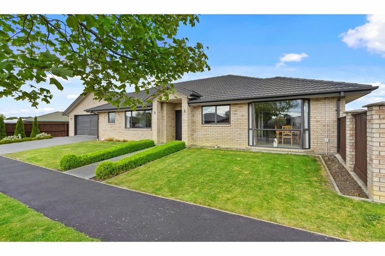 Photo of property in 15 Globe Bay Drive, Templeton, Christchurch, 8042