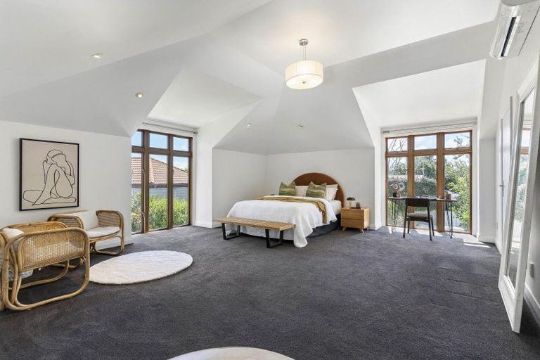 Photo of property in 32 Clarence Road, Northcote Point, Auckland, 0627