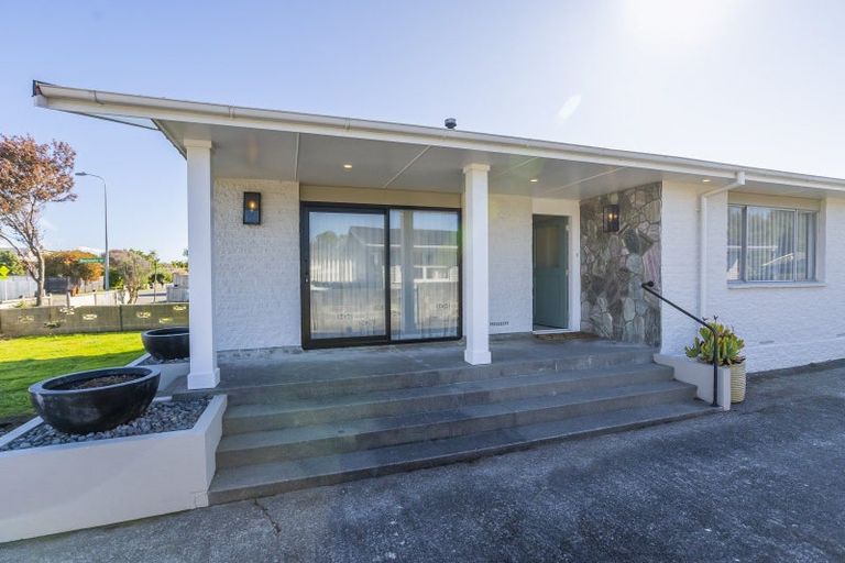 Photo of property in 77 Gray Avenue, Paraparaumu Beach, Paraparaumu, 5032