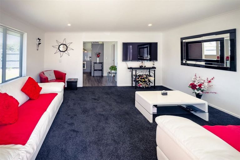 Photo of property in 39 Vivian Street, Burwood, Christchurch, 8083