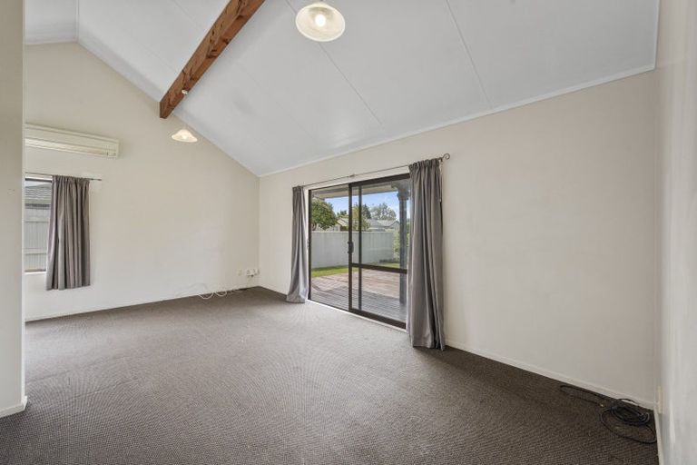 Photo of property in 51 Spriggs Crescent, Greenmeadows, Napier, 4112
