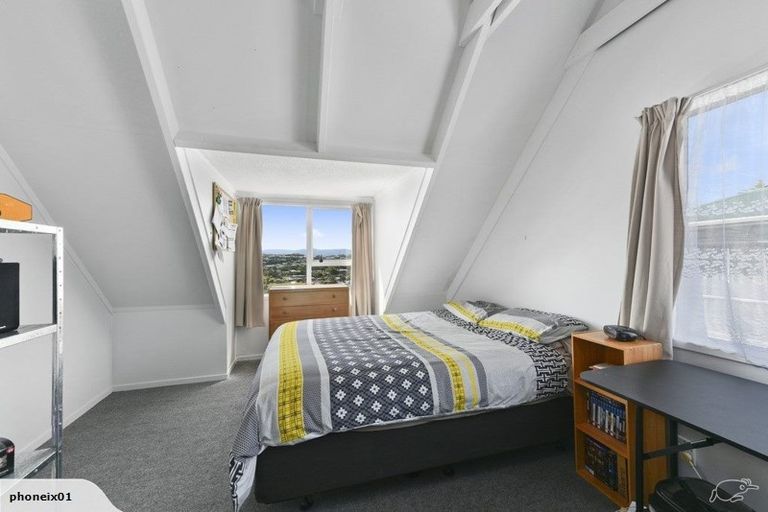 Photo of property in 7 Fitzpatrick Street, Newlands, Wellington, 6037