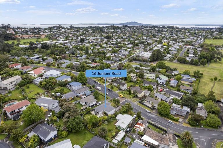 Photo of property in 16 Juniper Road, Sunnynook, Auckland, 0620