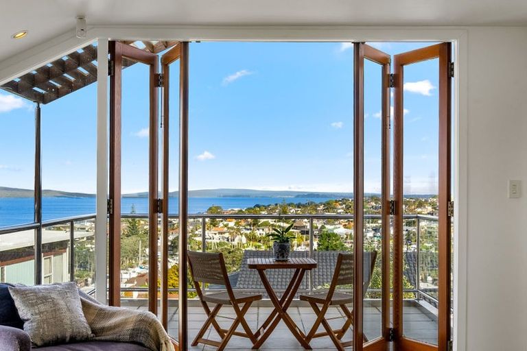 Photo of property in 15 Seaview Road, Castor Bay, Auckland, 0620