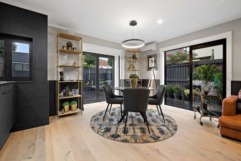 Photo of property in 2/19 Kilmarnock Street, Riccarton, Christchurch, 8011