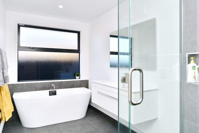 Photo of property in 10 Twin Meadows Drive, Casebrook, Christchurch, 8051