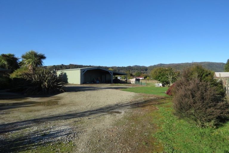 Photo of property in 24 Conlon Street, Reefton, 7830