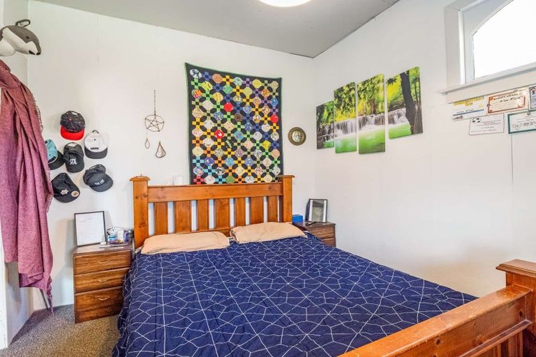 Photo of property in 19 Milne Street, Hunterville, 4730