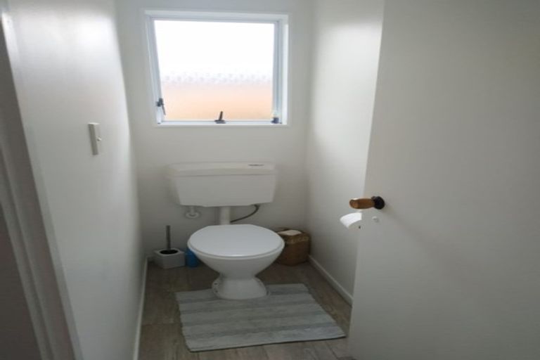 Photo of property in 2/44 Granville Drive, Massey, Auckland, 0614