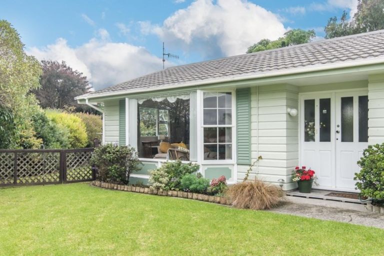 Photo of property in 9 Lesley Grove, Waikanae, 5036