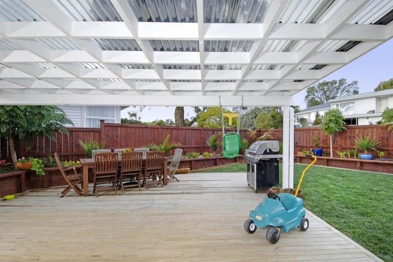 Photo of property in 14 Madison Place, Forrest Hill, Auckland, 0620