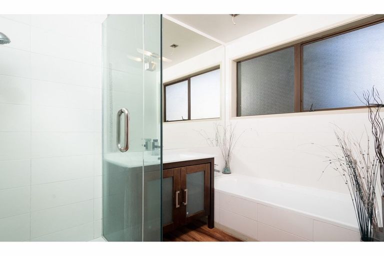 Photo of property in 4 Kellett Road, Ranui, Auckland, 0612