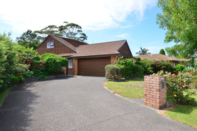 Photo of property in 48 Maygrove Drive, Orewa, 0931