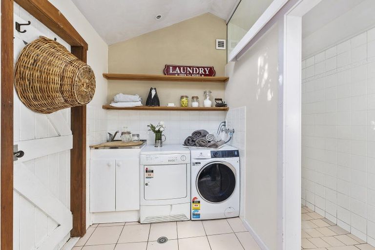 Photo of property in 77 Holloway Road, Aro Valley, Wellington, 6021