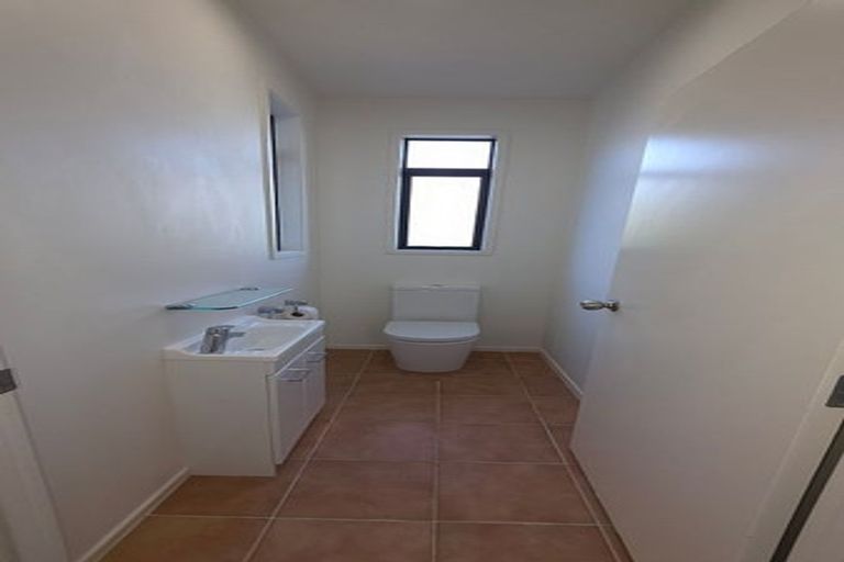 Photo of property in 11/2 Armoy Drive, East Tamaki, Auckland, 2016