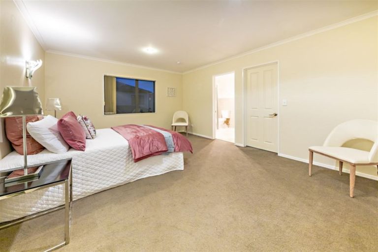 Photo of property in 10 Manning Rise, Flat Bush, Auckland, 2019
