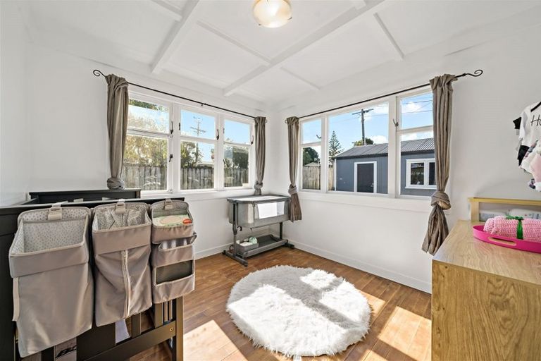 Photo of property in 140 Don Buck Road, Massey, Auckland, 0614