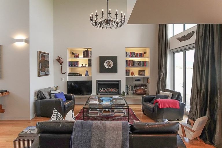 Photo of property in 299 Manly Street, Paraparaumu Beach, Paraparaumu, 5032