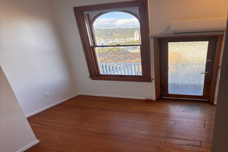 Photo of property in 39 Thompson Street, Mount Cook, Wellington, 6011
