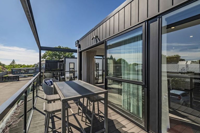 Photo of property in 4/275 Kilmore Street, Christchurch Central, Christchurch, 8011