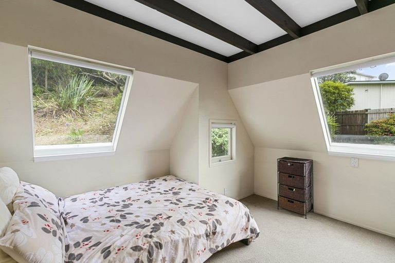 Photo of property in 9 Goddard Grove, Churton Park, Wellington, 6037