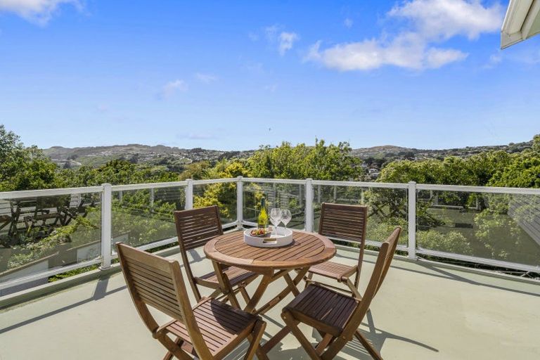 Photo of property in 32 Cranwell Street, Churton Park, Wellington, 6037