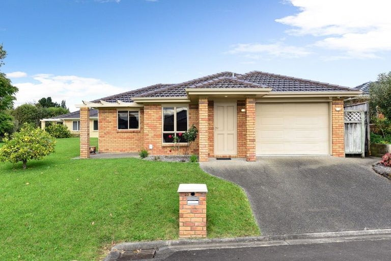 Photo of property in 23 Sovereign Isle Lane, Rototuna, Hamilton, 3210