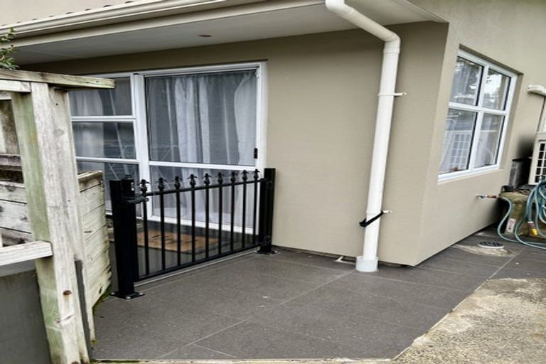 Photo of property in 19 Castleford Street, Green Bay, Auckland, 0604