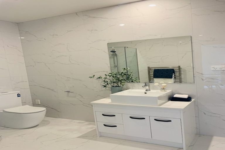 Photo of property in 2 Lavey Road, Flat Bush, Auckland, 2019
