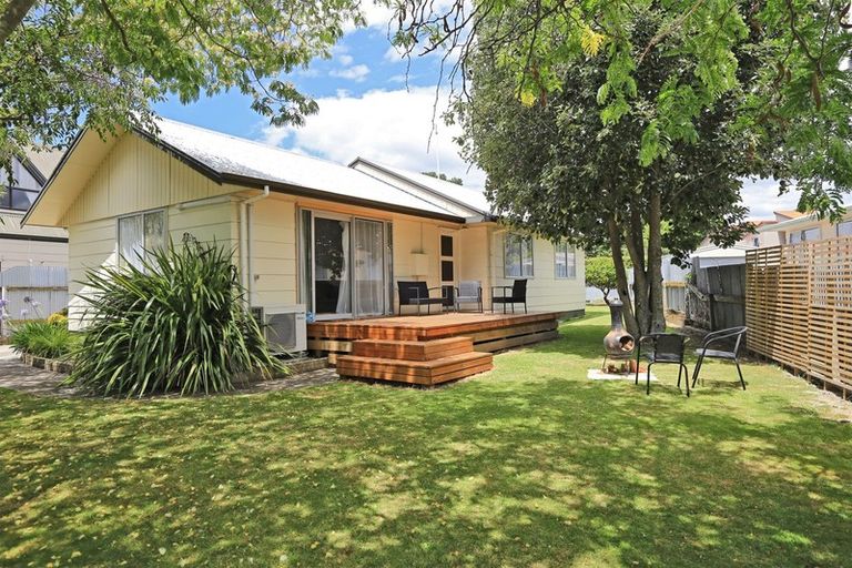 Photo of property in 19 Gilmour Place, Taradale, Napier, 4112