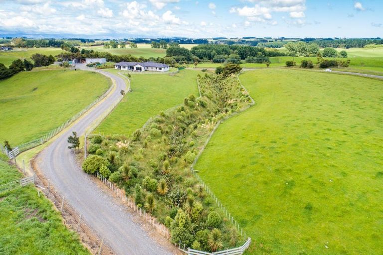 Photo of property in 760 Halcombe Road, Halcombe, Feilding, 4775